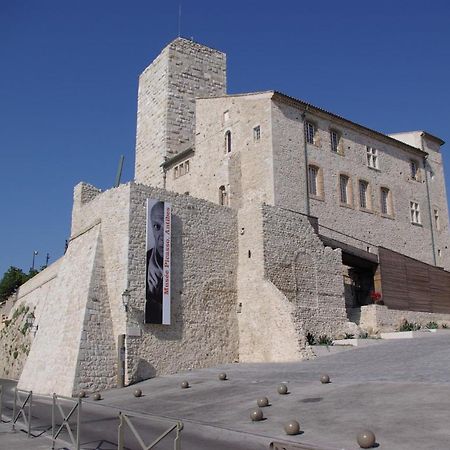 Grand Studio Azur Avec Terrasse - Vieil Antibes Dış mekan fotoğraf